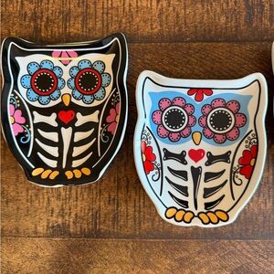 CrackerBarrel Exclusive Stoneware Dias de las Muertos/Day Of The Dead Owl Plates